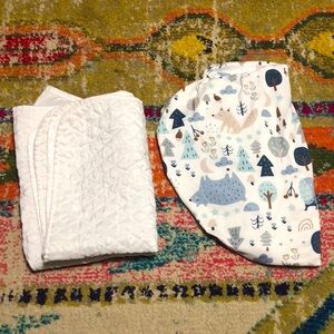 🧜🏼‍♀️3 for $15 item!🧜🏼‍♀️ 2 changing pad/bassinet protector pads + sheet